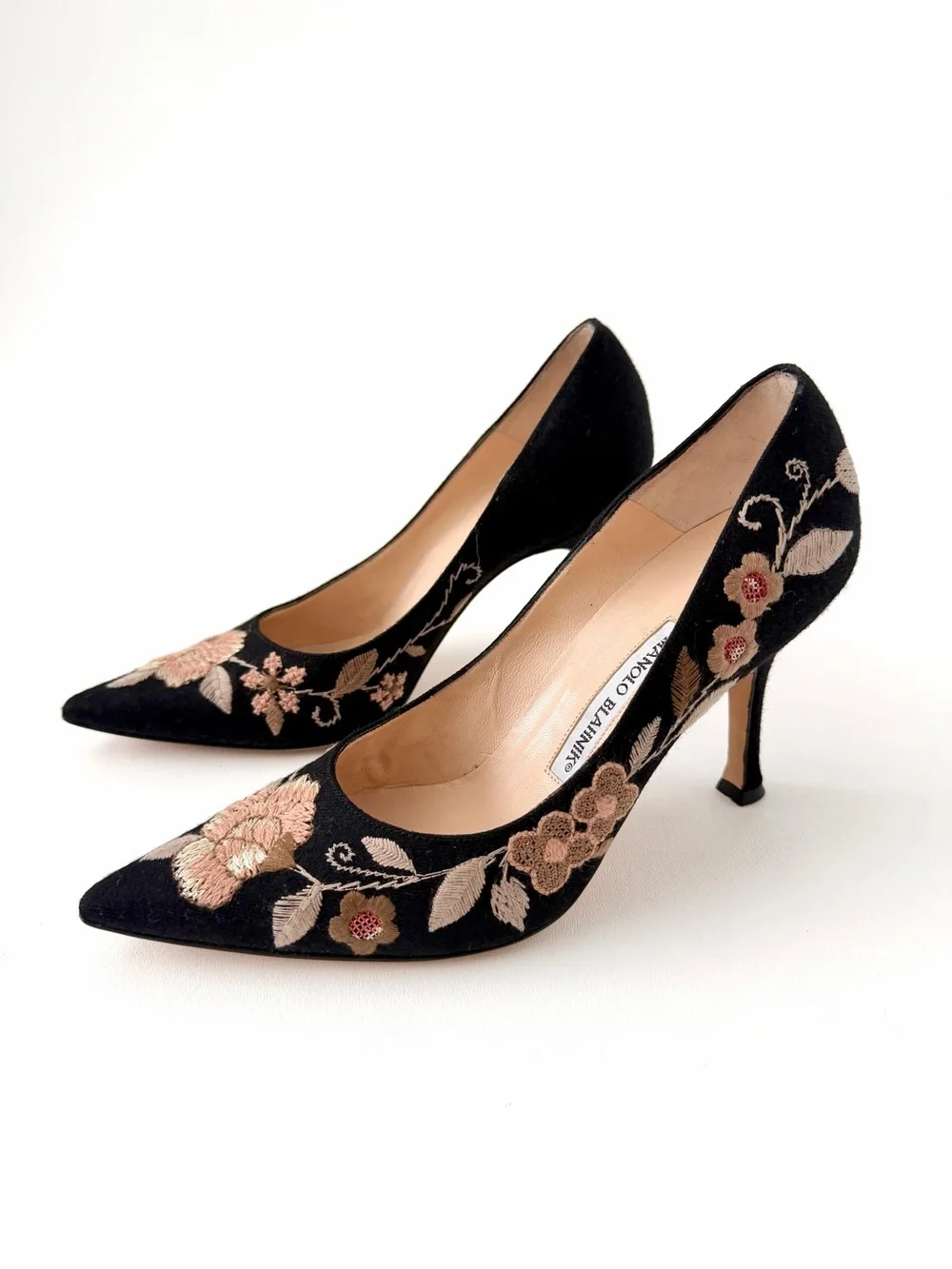 MANOLO BLAHNIK | Black Floral Embroidered Pointed Toe Pumps Heels EU 38